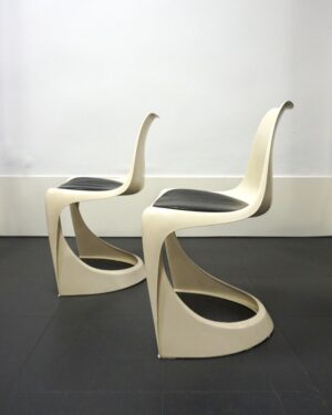 pareja de sillas modelo 290 diseñadas por Steen Ostergaard para CADO, 1970
