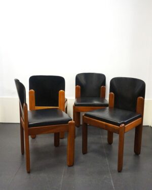 conjunto de 4 sillas "Modelo 330", diseñadas por Silvio Coppola para Bernini RESERVADAS