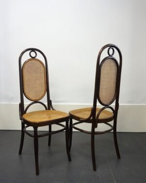 pareja de sillas estilo Thonet